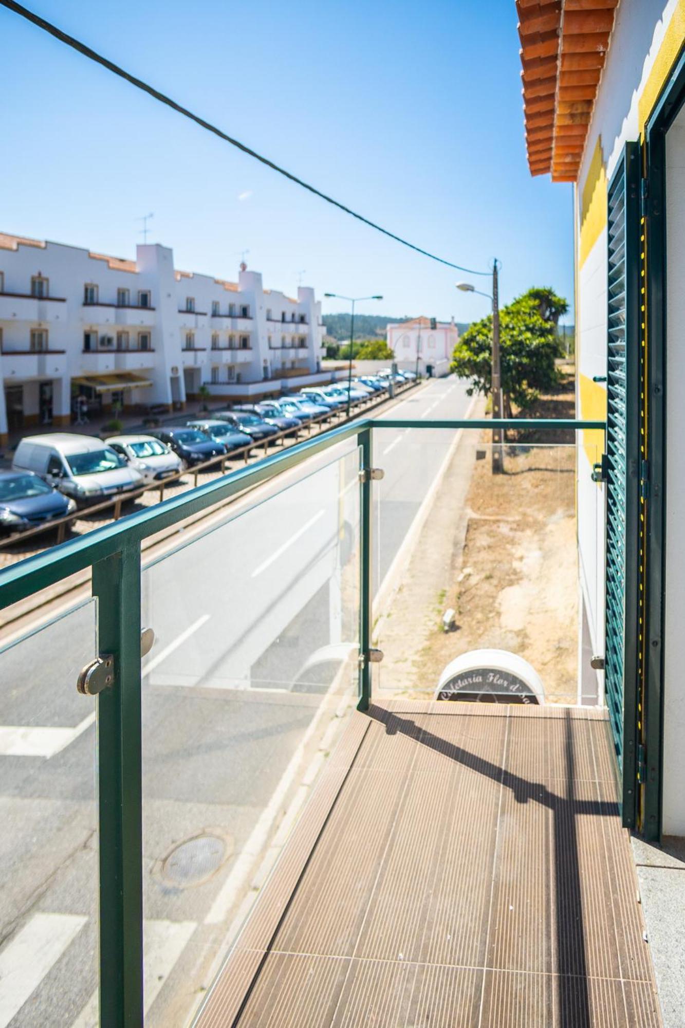 Guesthouse Aljezur Center Rum bild