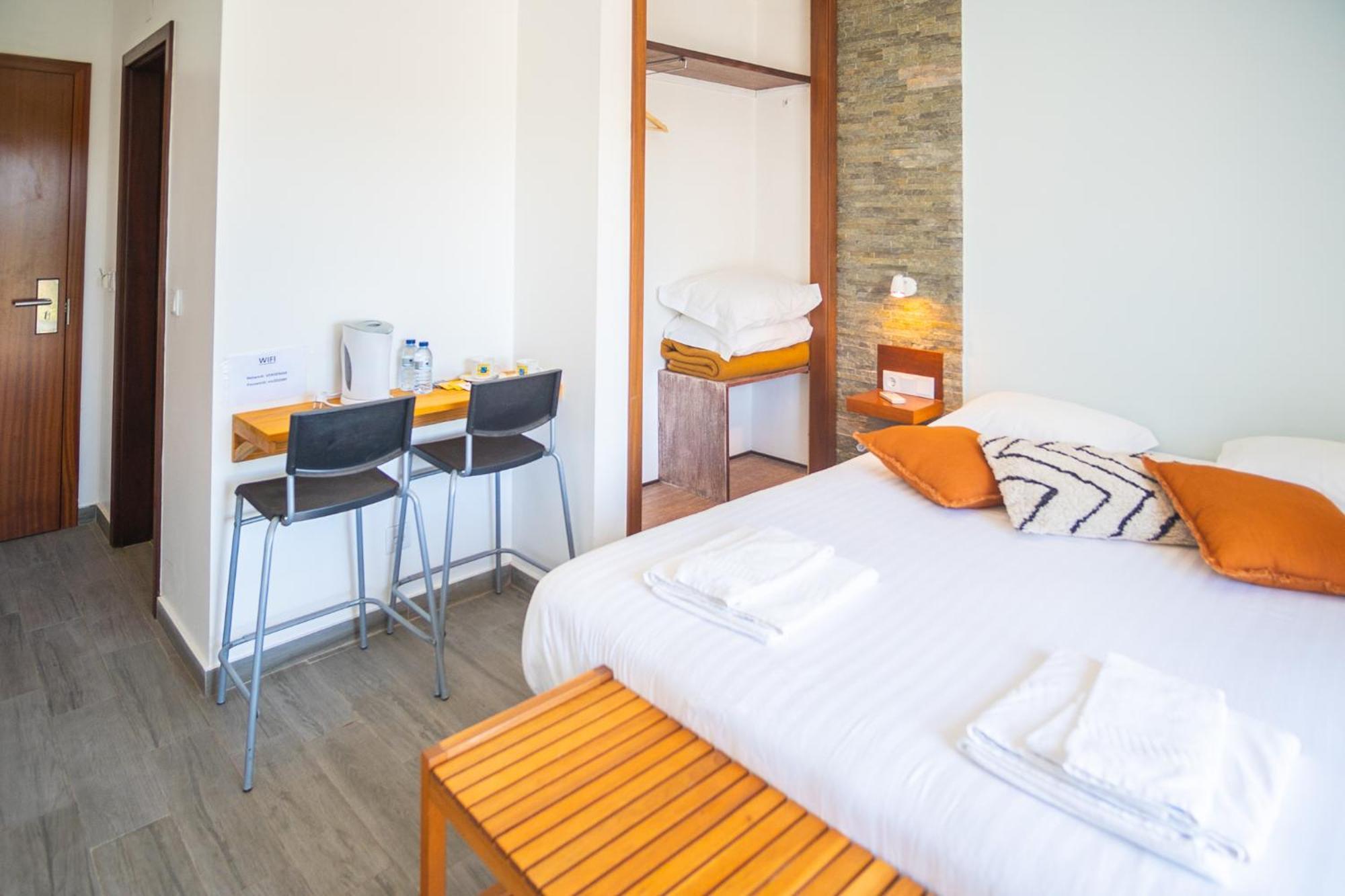 Guesthouse Aljezur Center Rum bild