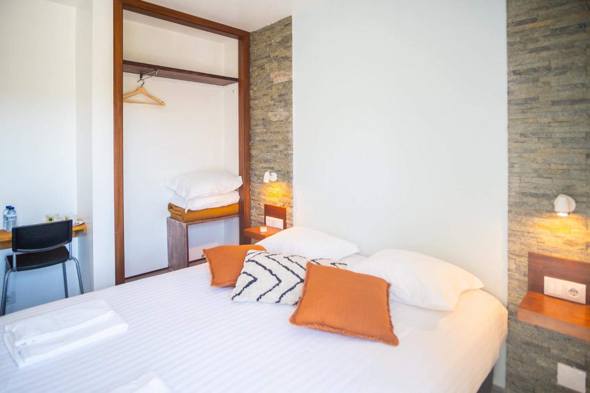Guesthouse Aljezur Center Rum bild